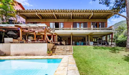 Casa com 4 quartos em Agriões, Teresópolis.