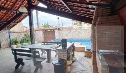 Casa para Venda em Itanhaém, Vila Tupy, 2 dormitórios, 1 suíte, 3 banheiros, 3 vagas