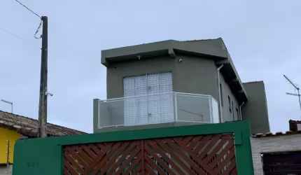 Sobrando  á venda em Mongaguá, 3 dormitórios.
