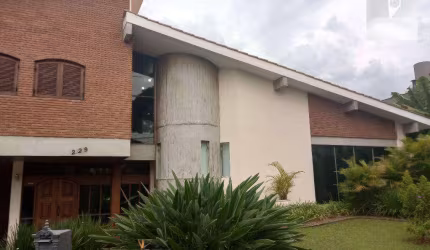 Casa mobiliada, ampla e aconchegante com  4 suítes e amplo lazer com 470 m2 de AC para venda ou locação! - Alphaville 03 - Santana de Parnaíba/SP