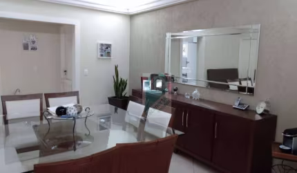 Oportunidade, Casa em Excelente Residencial em Alphaville!