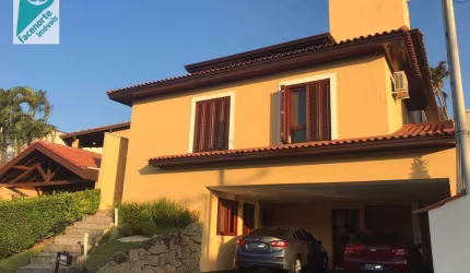 Ótima Casa C/4 Suítes ! Aquecimento Solar!