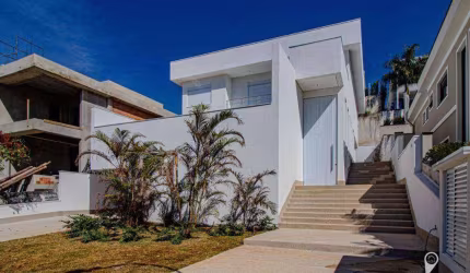 Linda Casa Nova  com 4 suítes em Alphaville C/ Excelente Padrão à venda  - Burle Marx - SP