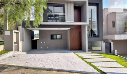 Casa Nova c/ 4 suítes, Rica em iluminação Natural, Moderna! à venda, 350 m² , Alphaville-SP