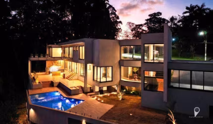 Maravilhosa Mansão com  2367 Mts de Terreno, 850 m²  de área construída por R$ 18.900.000 - Tamboré 1 - Barueri/SP