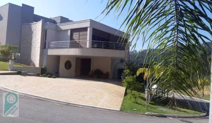 Casa de Esquina em Alphaville, Rua Tranquila,  com 3 Suítes à venda, 433 m² - Barueri/SP