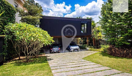 Mansão na Aldeia da Serra, Rica em iluminação natural, 5 Suítes ,Vista Deslumbrante! Arquitetura Premiada!