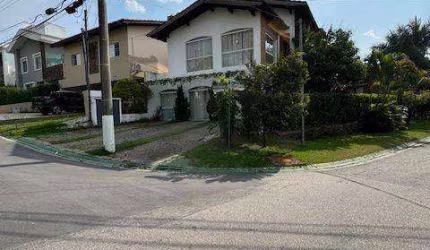Casa de Esquina em Alphaville com 4 suítes à venda, 437 m² por R$ 2.350.000 - Oportunidade!