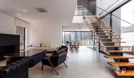 Casa Mobiliada em Alphaville com 4 suítes para alugar, 630 m²  Vista Livre -   Barueri/SP