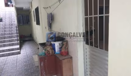 Casa à venda na ANTONIO PINCHIARI, R, Ferrazópolis, São Bernardo do Campo, 238 m2 por R$ 650.000