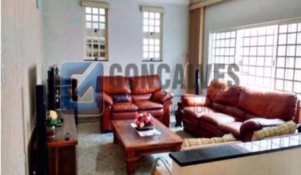 Casa com 4 quartos à venda na PELEGRINO BERNARDO, R, Olímpico, São Caetano do Sul, 232 m2 por R$ 1.200.000