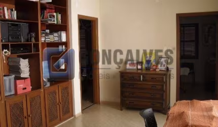 Casa com 3 quartos à venda na LUIZ VERTEMATTI, R, Nova Petrópolis, São Bernardo do Campo, 315 m2 por R$ 1.300.000