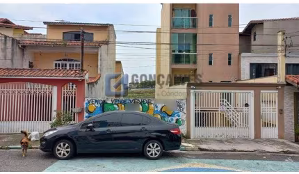 Terreno à venda na AGAMENOM MAGALHAES, R, Parque Gerassi, Santo André por R$ 165.000