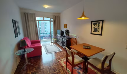 Apartamento a venda com 1 quarto e sacada com pequena Vista Mar a 1 quadra da Praia do Boqueirão em Santos / SP