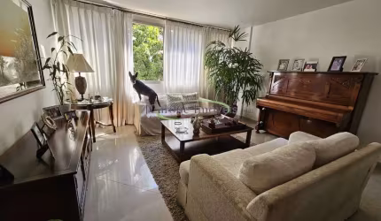 Venda de apartamento com 3 quartos, suíte, vaga demarcada na Rua Canário em Moema São Paulo / SP