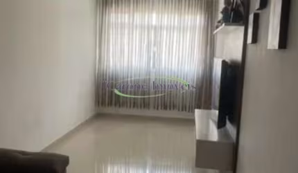 Venda de apartamento reformado com 2 quartos na Vila Mathias em Santos / sp