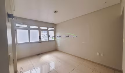 Venda de apartamento com 1 quarto a 1 quadra da Praia e ao lado do Shopping Praiamar em Santos / SP