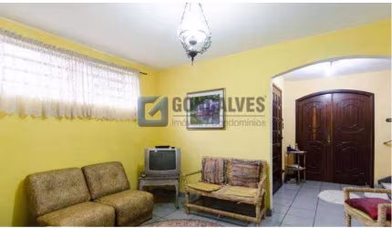 Casa com 4 quartos para alugar na PRINCESA FRANCISCA CAROLINA, R, Nova Petrópolis, São Bernardo do Campo por R$ 8.900