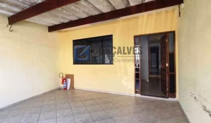 Casa com 2 quartos para alugar na FLAMINIO FAVERO, R, Nova Petrópolis, São Bernardo do Campo por R$ 2.900
