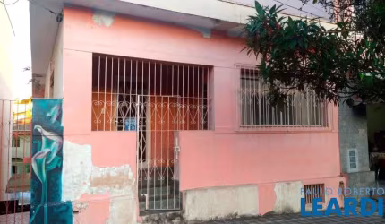 CASA ASSOBRADADA - CENTRO - MG
