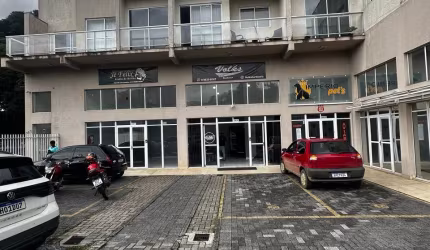 Sala comercial para venda, no bairro Santa Cândida em Curitiba - PR.