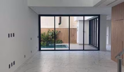 EXCELENTE CASA COM 4 SUÍTE,PISCINA, ESCRITÓRIO E 4 VAGAS NO CONDOMÍNIO LUCILLA EM INDAIATUBA SP