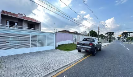 Sobrado com 4 quartos, 180m², à venda em Pinhais, Centro