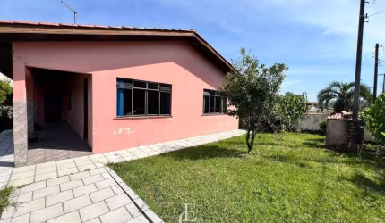 Casa com 3 quartos, 145m², à venda