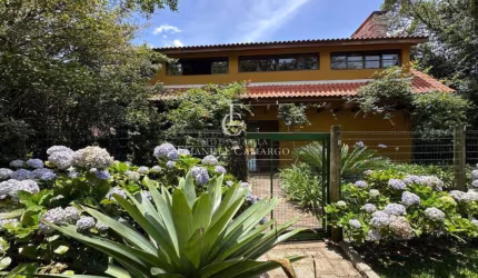 CASA DE ALTO PADRÃO À VENDA EM PIRAQUARA