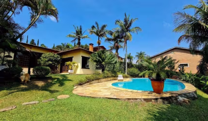 Casa com 5 dormitórios à venda, 368 m² por R$ 1.500.000,00 - Granja Viana - Carapicuíba/SP