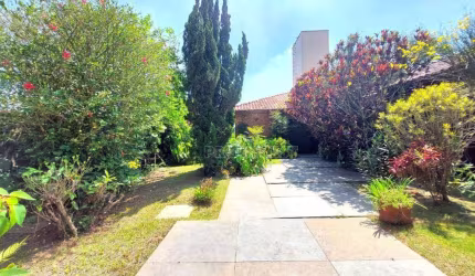 Casa com 2 dormitórios à venda, 238 m² por R$ 1.060.000,00 - Granja Viana - Fazendinha - Km 23 - Carapicuíba/SP