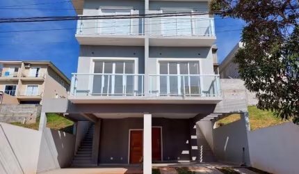 Casa com 3 dormitórios à venda, 140 m² por R$ 690.000,00 - Granja Viana - Cotia/SP