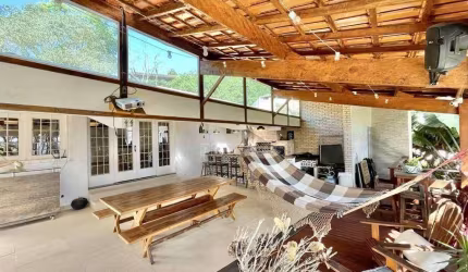 Casa com 3 dormitórios à venda, 600 m² por R$ 1.700.000,00 - Granja Viana - Carapicuíba/SP