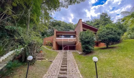 Casa mobiliada com 4 suítes no Forest Hills Granja Viana