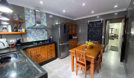 Casa com 3 dormitórios à venda, 174 m² por R$ 750.000,00 - Granja Viana - Cotia/SP
