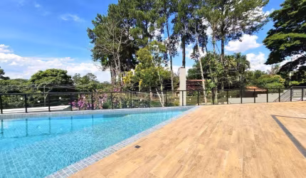 Casa/Loft em condomínio na Granja Viana!!!