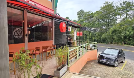 Prédio comercial na Granja Viana / Av. São Camilo.