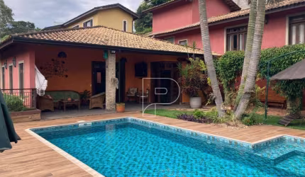 Casa com 3 dormitórios à venda, 303 m² por R$ 1.900.000,00 - Granja Viana - Embu das Artes/SP