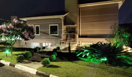 Casa com 3 dormitórios à venda, 291 m² por R$ 1.850.000 - Embu das Artes/SP