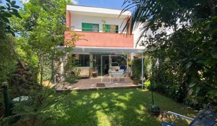 Casa com 3 dormitórios à venda, 116 m² por R$ 840.000,00 - Granja Viana - Cotia/SP