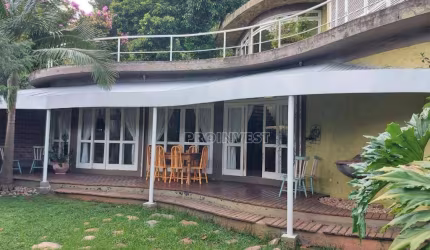 Casa Comercial no Miolo da Granja Viana!!!