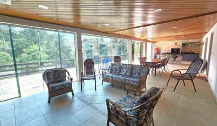 Casa com 4 dormitórios à venda, 490 m² por R$ 2.997.000,00 - Chácara de La Rocca - Carapicuíba/SP