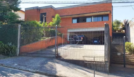 CASA À VENDA NO PAQUE DOS PRÍNCIPES - 4 DORMITÓRIOS - AMPLO TERRENO 907m².