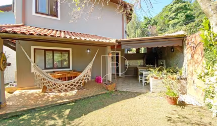 Casa com 3 dormitórios à venda, 130 m² por R$ 1.320.000,00 - Granja Viana - Carapicuíba/SP