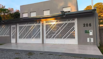 Casa moderna com 4 dormitórios na Granja Viana