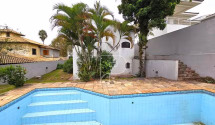 Casa em condomínio na Granja Viana!!!