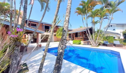 Casa com 3 suítes à venda, 430 m² por R$ 2.150.000 - Granja Viana - Carapicuíba/SP