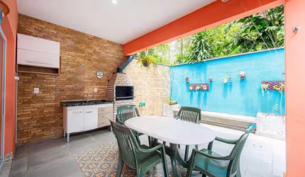 Casa com 3 dormitórios à venda, 105 m² por R$ 720.000,00 - Granja Viana - Cotia/SP