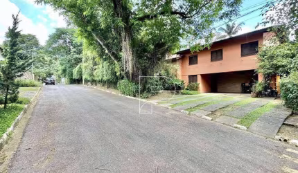 Casa em condomínio na Granja Viana!