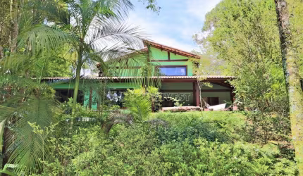 Casa em condomínio na Granja Viana!!!